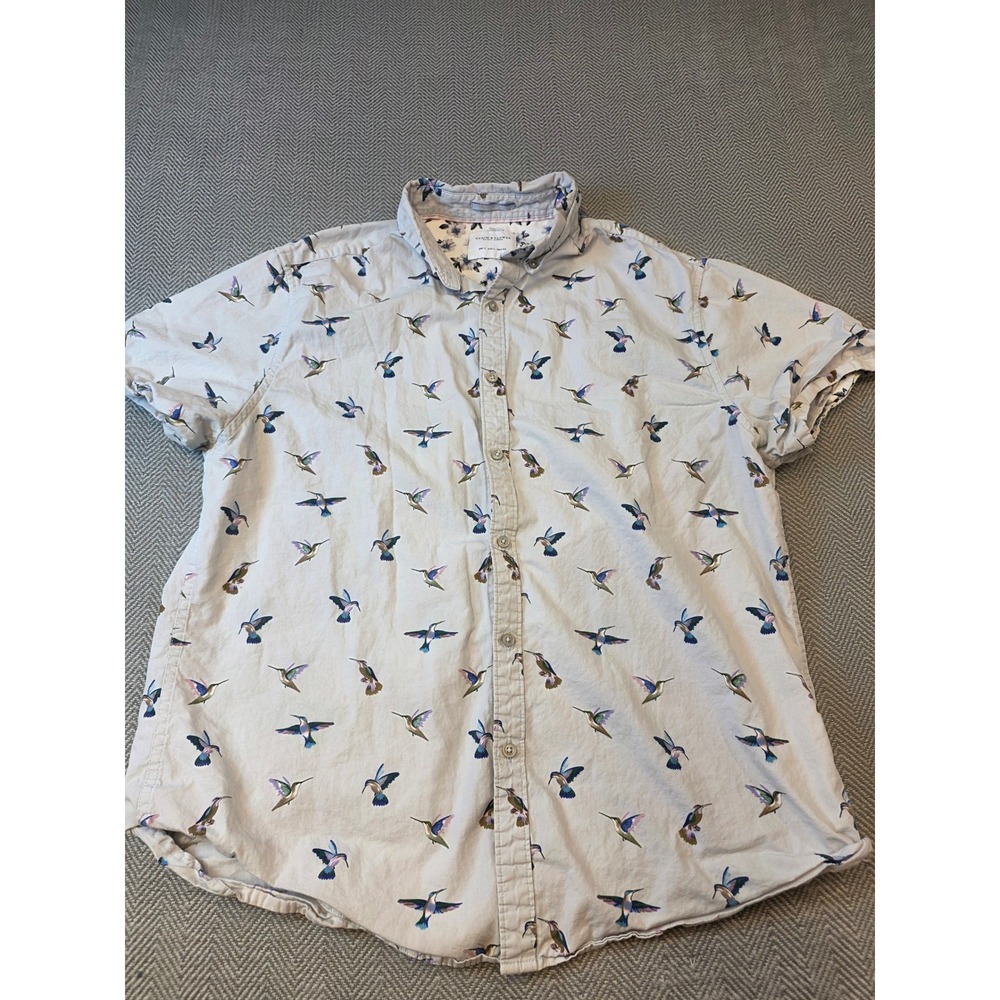 Denim & Flower Ricky Singh Men L Gray Hummingbird Print Short Sleeve Button Down